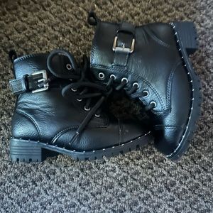 Toddler girl zip up boots